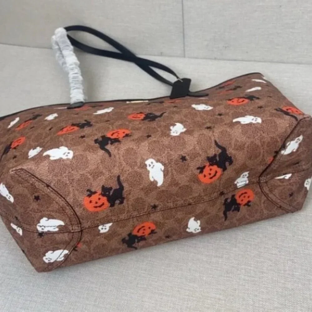 New Coach City Tote In Signature Canvas With Halloween Print CW450 - Picture 3 of 5